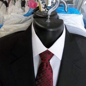 13)Jos A Bank Signature Collection Blk Solid Suit